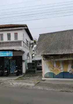 Dijual bangunan dua lantai di Purworejo Doplang 2