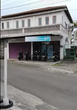 Dijual bangunan dua lantai di Purworejo Doplang 3