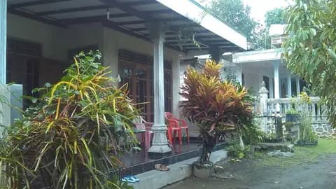 Dijual Cepat - Tanah + Bangunan di Sleman 2